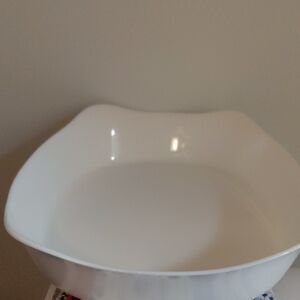 Rubbermaid White Cookware Bowl